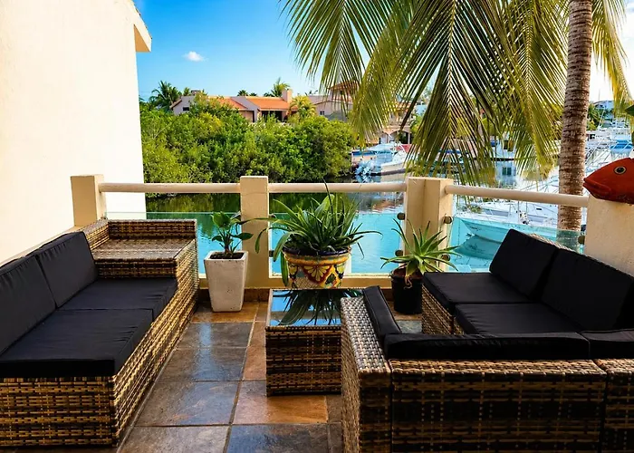 Stunning Large Remodeled Penthouse-big Canal Views * Puerto Aventuras