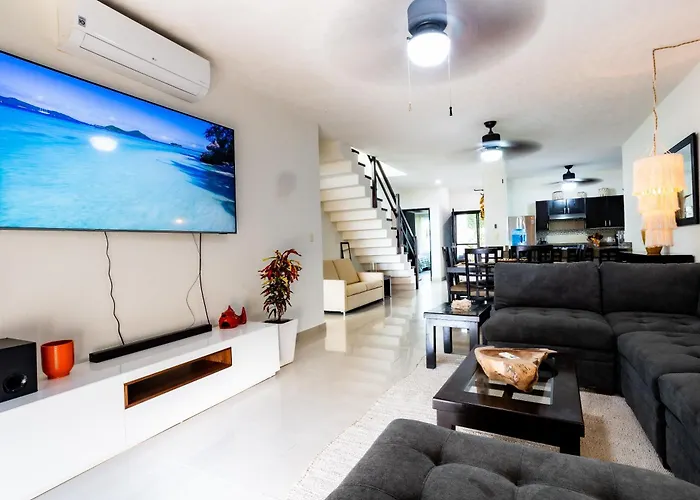 Stunning Large Remodeled Penthouse-big Canal Views Apartment *